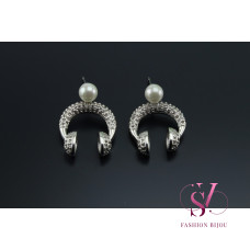 Сережки в стилі fashion